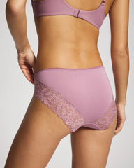 Soma / High-Leg Panty With Signature Lace BEACH PLUM