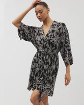 Soma / Short Robe PLUMERIA BLOOMS BLK CH