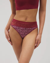 Soma / Edge High-Leg Panty with Lace PLENTIFUL PIECES KISS