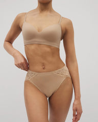 Soma / High-Leg Panty with Enchanting Lace WARM AMBER