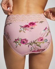 Soma / High-Leg Panty with Enchanting Lace FEATHERED FANCY MINI PINK