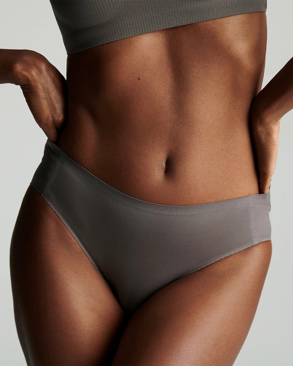 Soma / Soft Stretch High Leg Panty DARK TAUPE