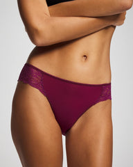 Soma / Edge Bikini Panty with Lace POMEGRANATE WINE