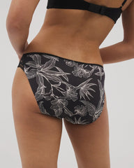Soma / Edge Bikini Panty with Lace PLUMERIA BLOOMS BLK CH