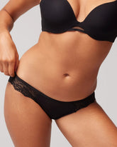 Soma / Bikini Panty with Enchanting Lace BLACK