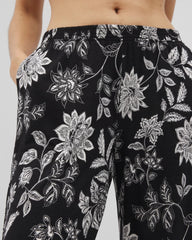 Soma / Cropped Pajama Pants MEANDERING GARDEN BLACK