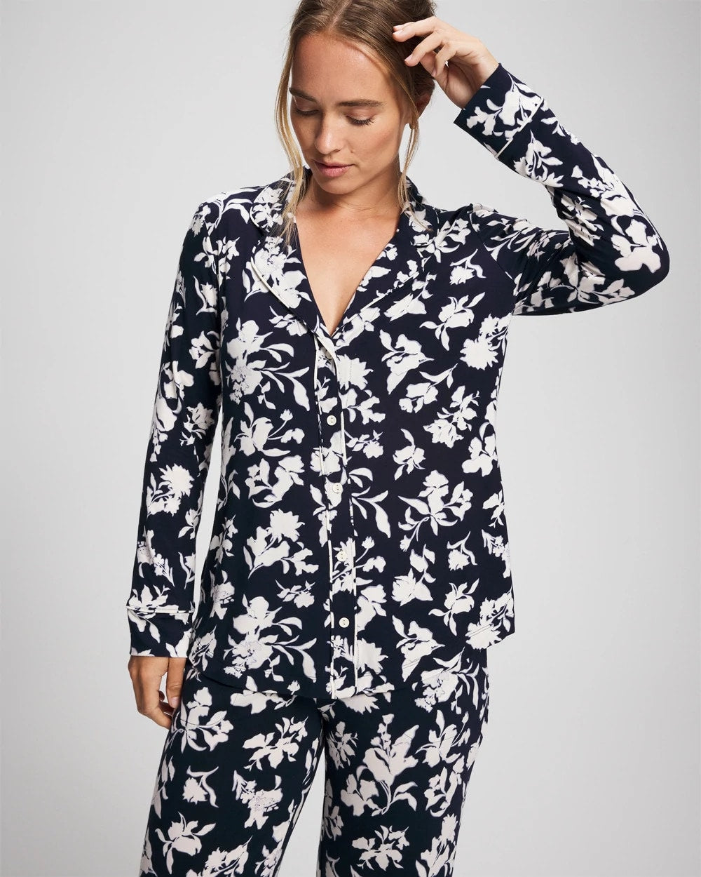 Soma / Long-Sleeve Printed Notch Collar Pajama Top SERENITY PETALS NAVY