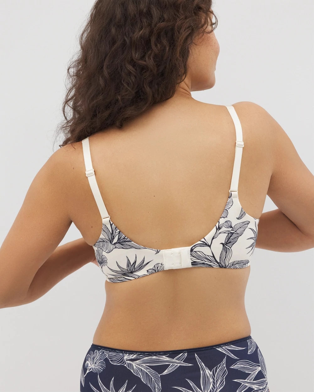 Soma / Push-up Plunge Bra PLUMERIA BLOOMS CH NAVY