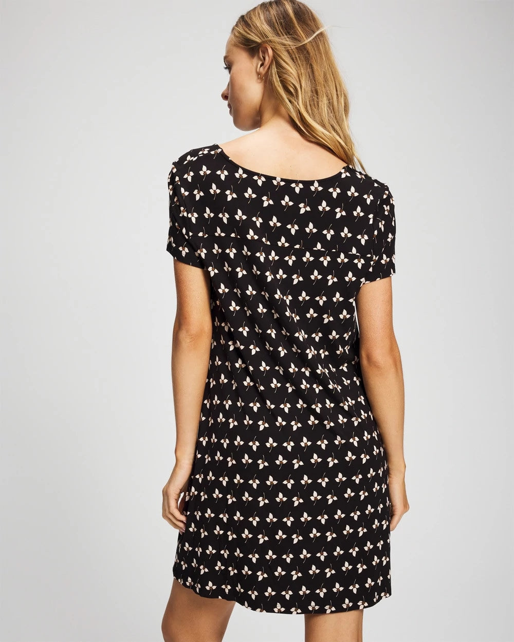 Soma / Short Sleeve Scoop Neck Sleepshirt PEACEFUL PETALS BLACK