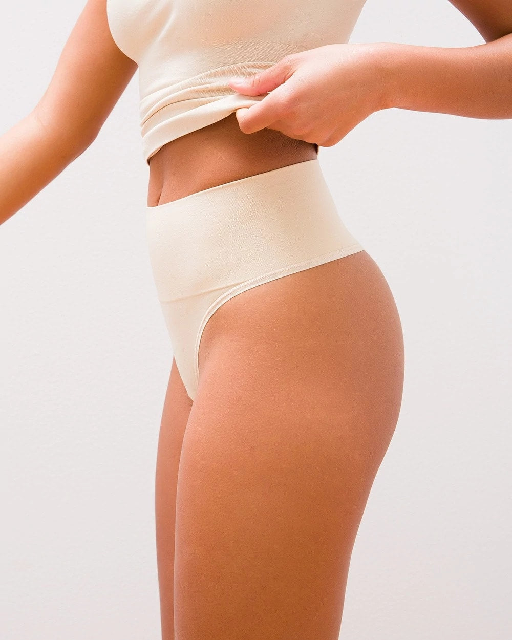 Soma / Seamless Ultralight Smoothing Thong FRAPPE