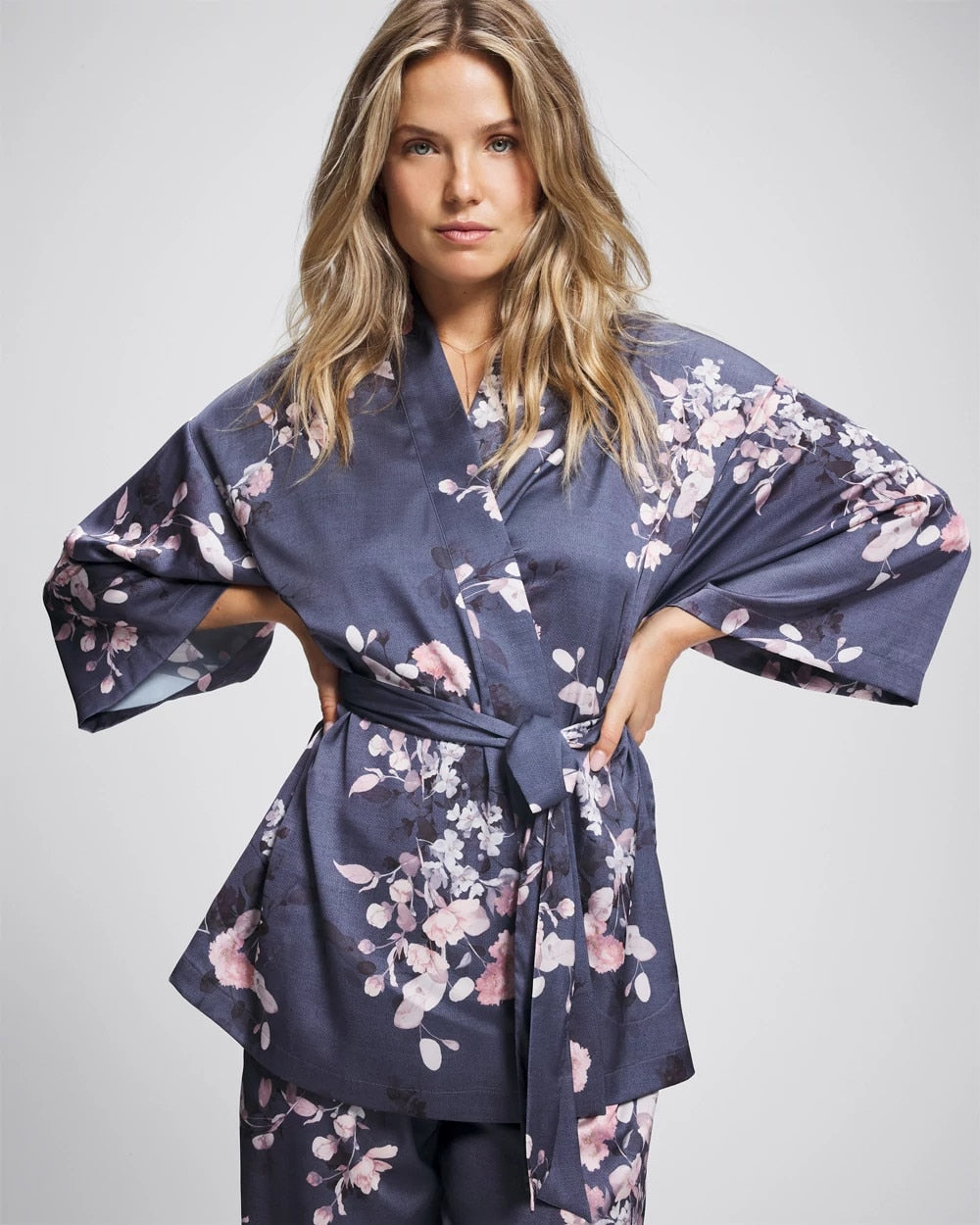 Soma / Short Robe FLORAL DREAMS GRAY