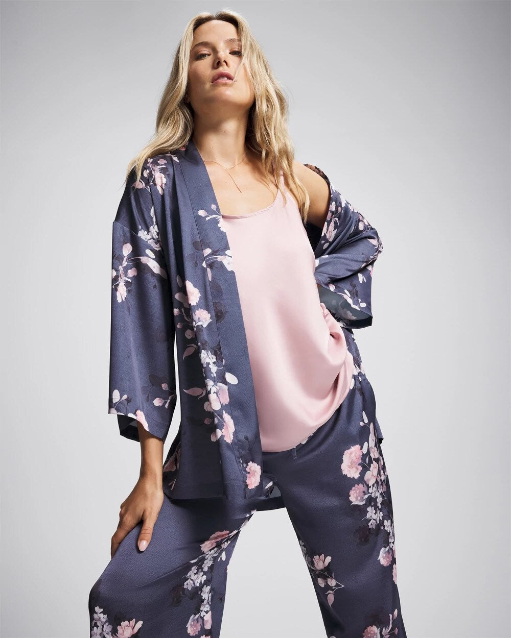 Soma / Short Robe FLORAL DREAMS GRAY