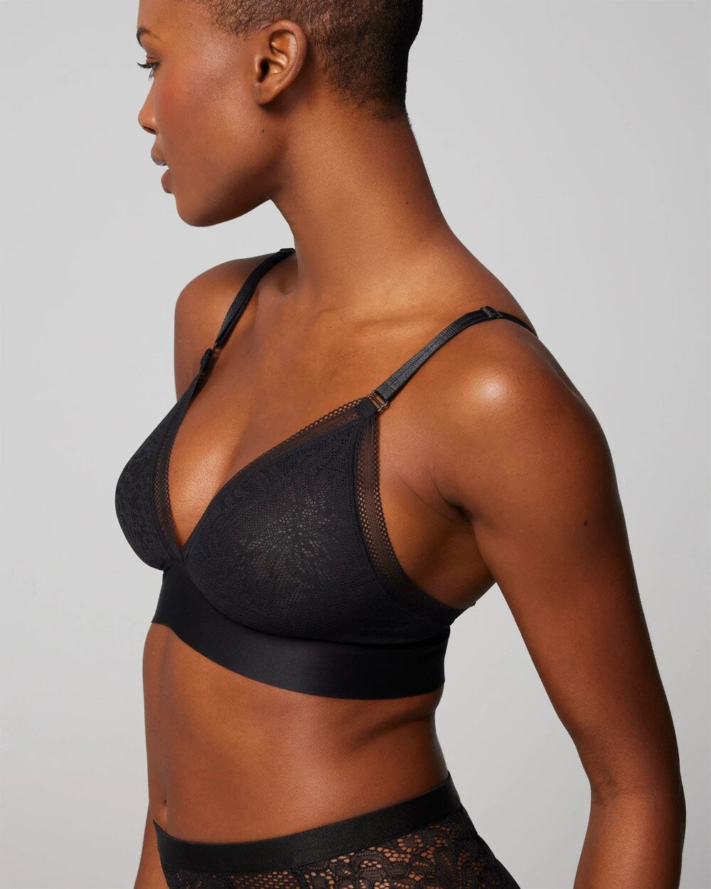 Soma / Triangle Bralette with Lace BLACK