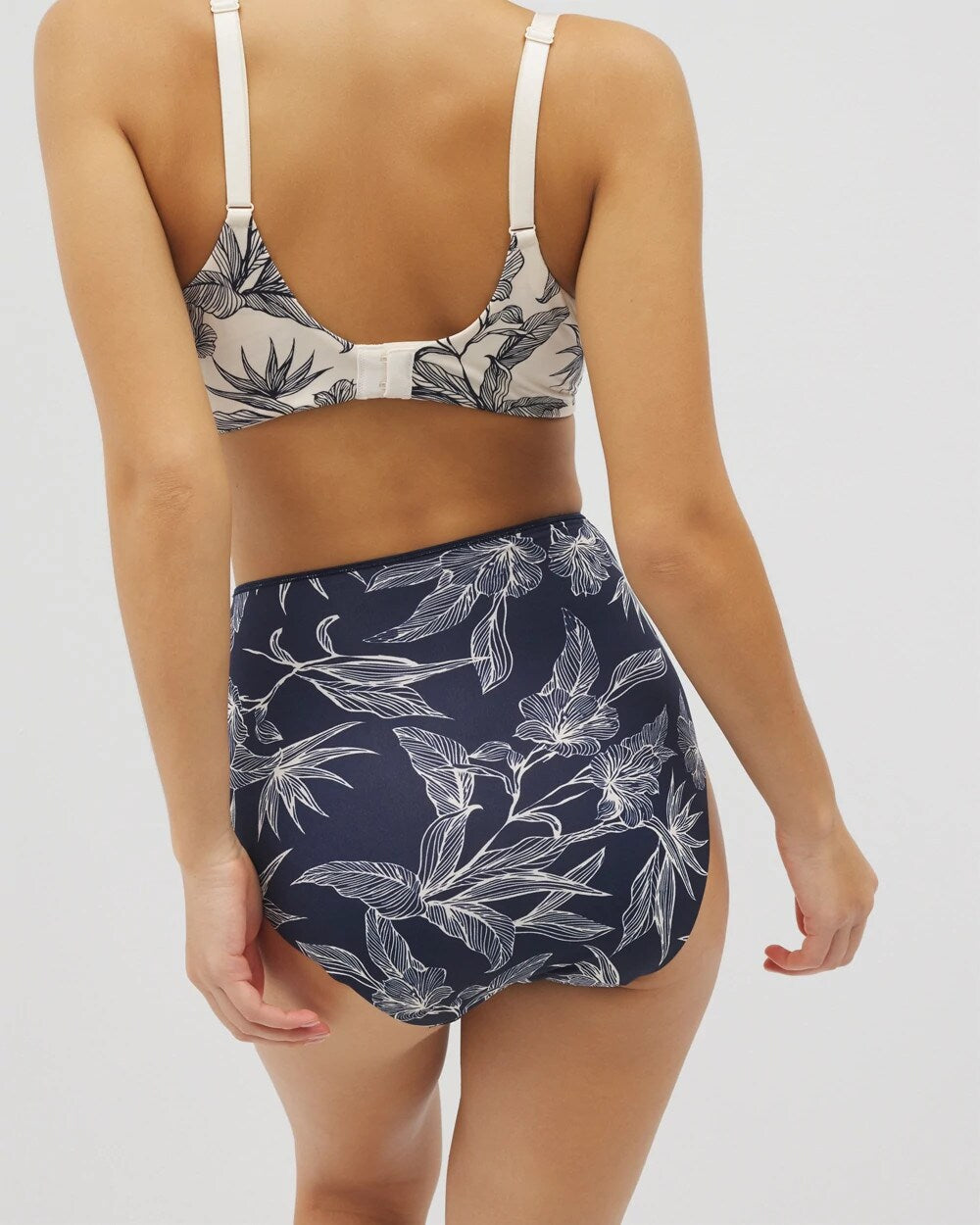 Soma / High-Waist Brief Panty PLUMERIA BLOOMS NAVY CH