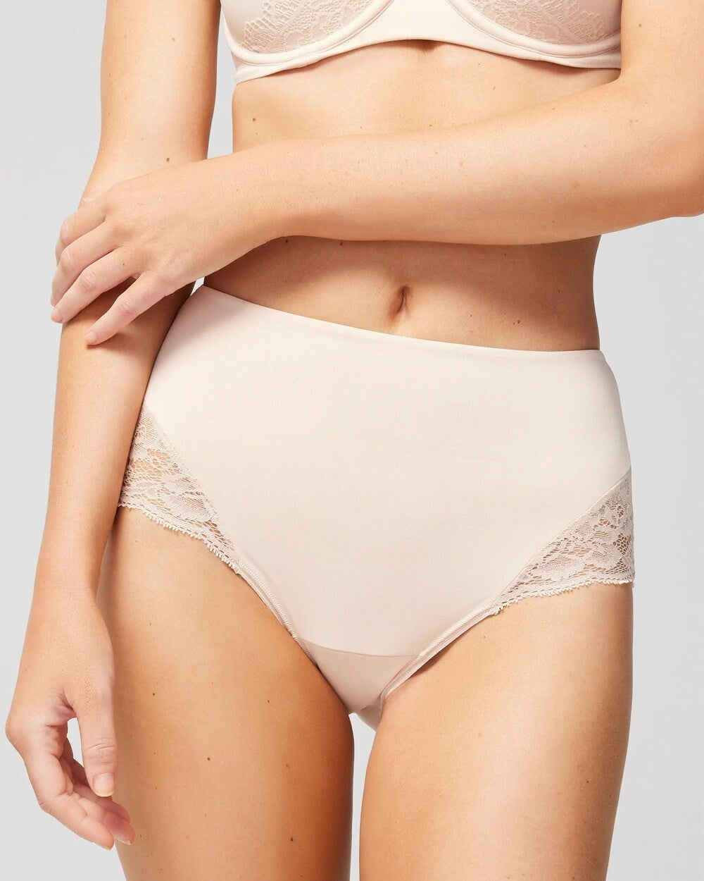 Soma / High-Waist Brief Panty with Lace PALE SAND