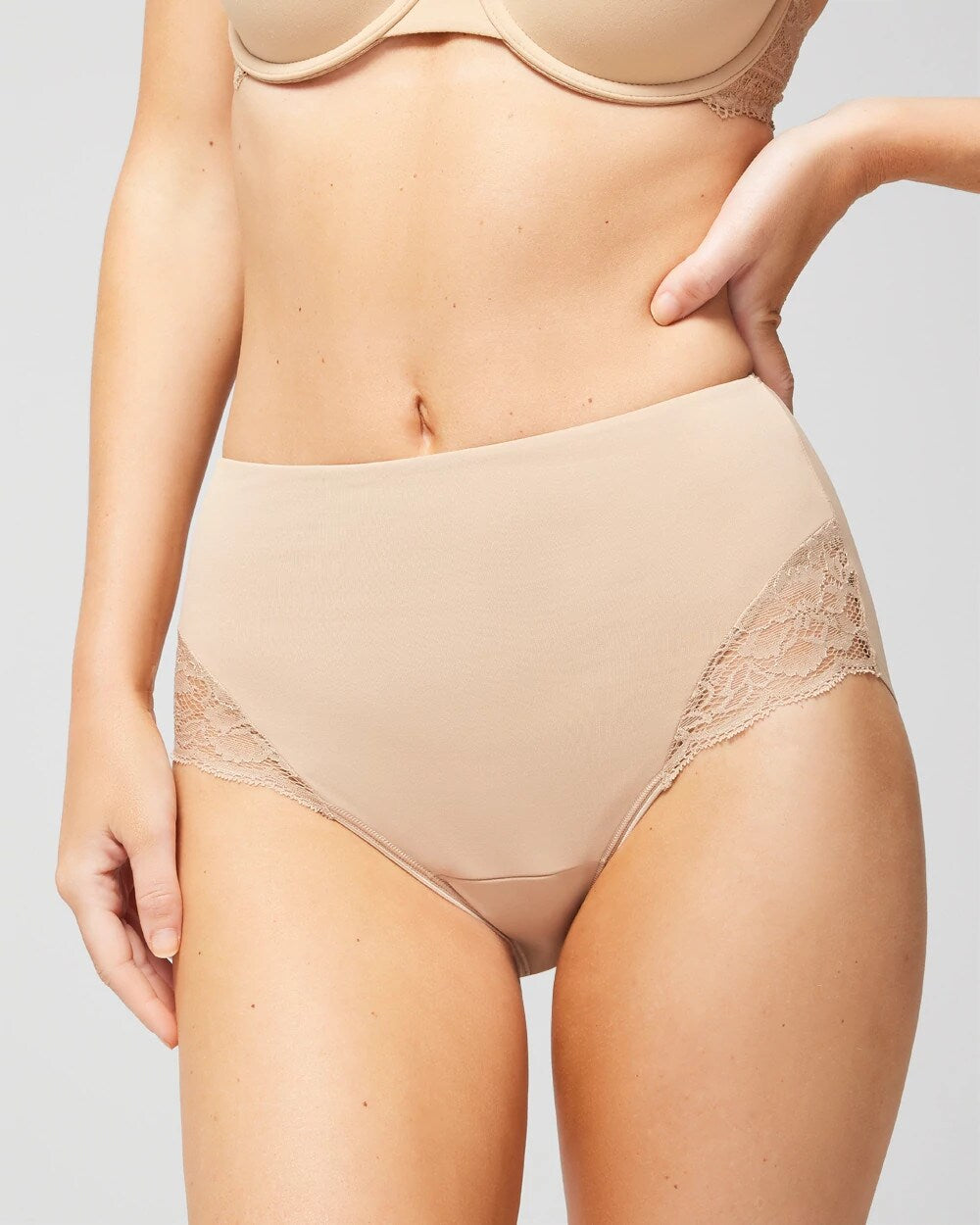Soma / High-Waist Brief Panty with Lace WARM AMBER