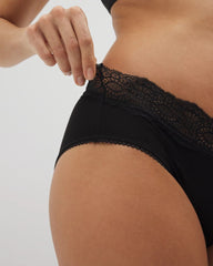 Soma / Embraceable Hipster Panty with Crochet Lace Waist BLACK
