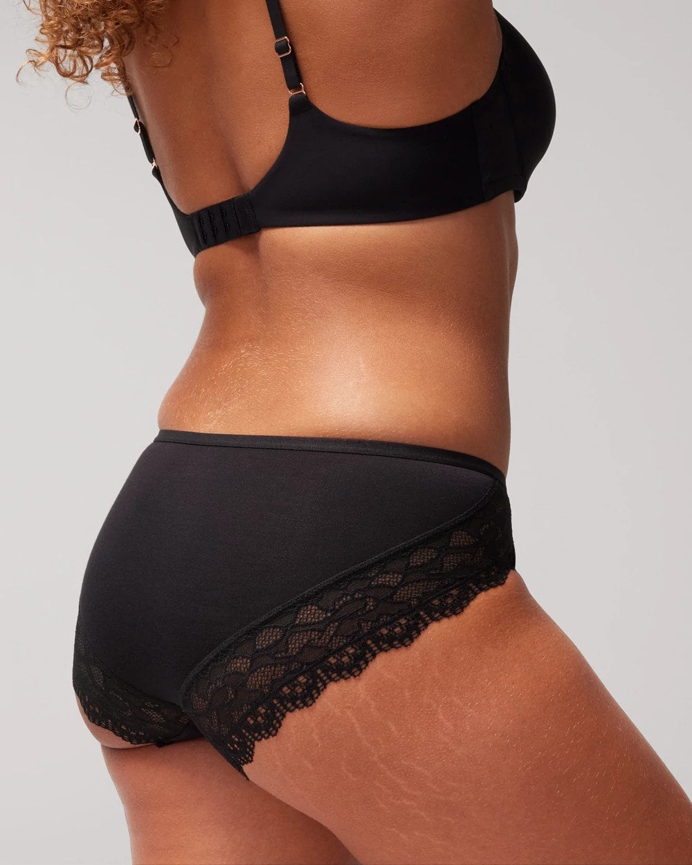 Soma / Hipster Panty with Enchanting Lace BLACK