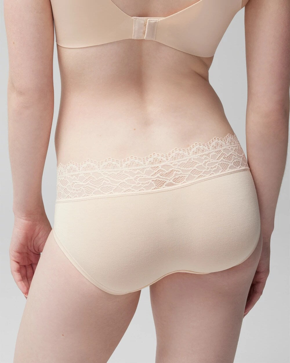 Soma / Hipster Panty with Enchanting Lace PALE SAND