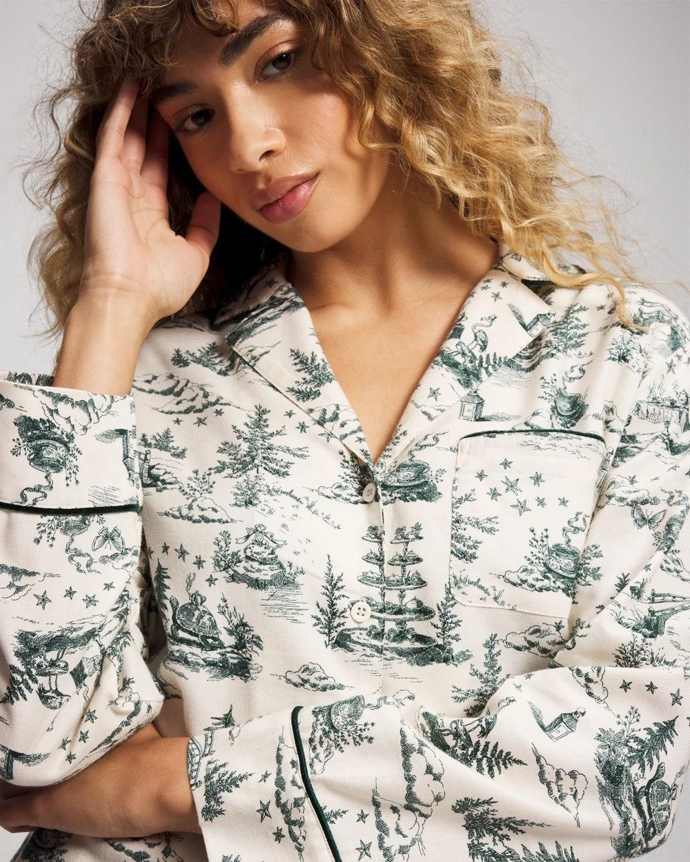 Soma / Long-Sleeve Notch Collar Pajama Top ENCHANTED TOILE GREEN