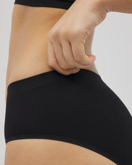 Soma / Seamless Rib Hipster Panty BLACK
