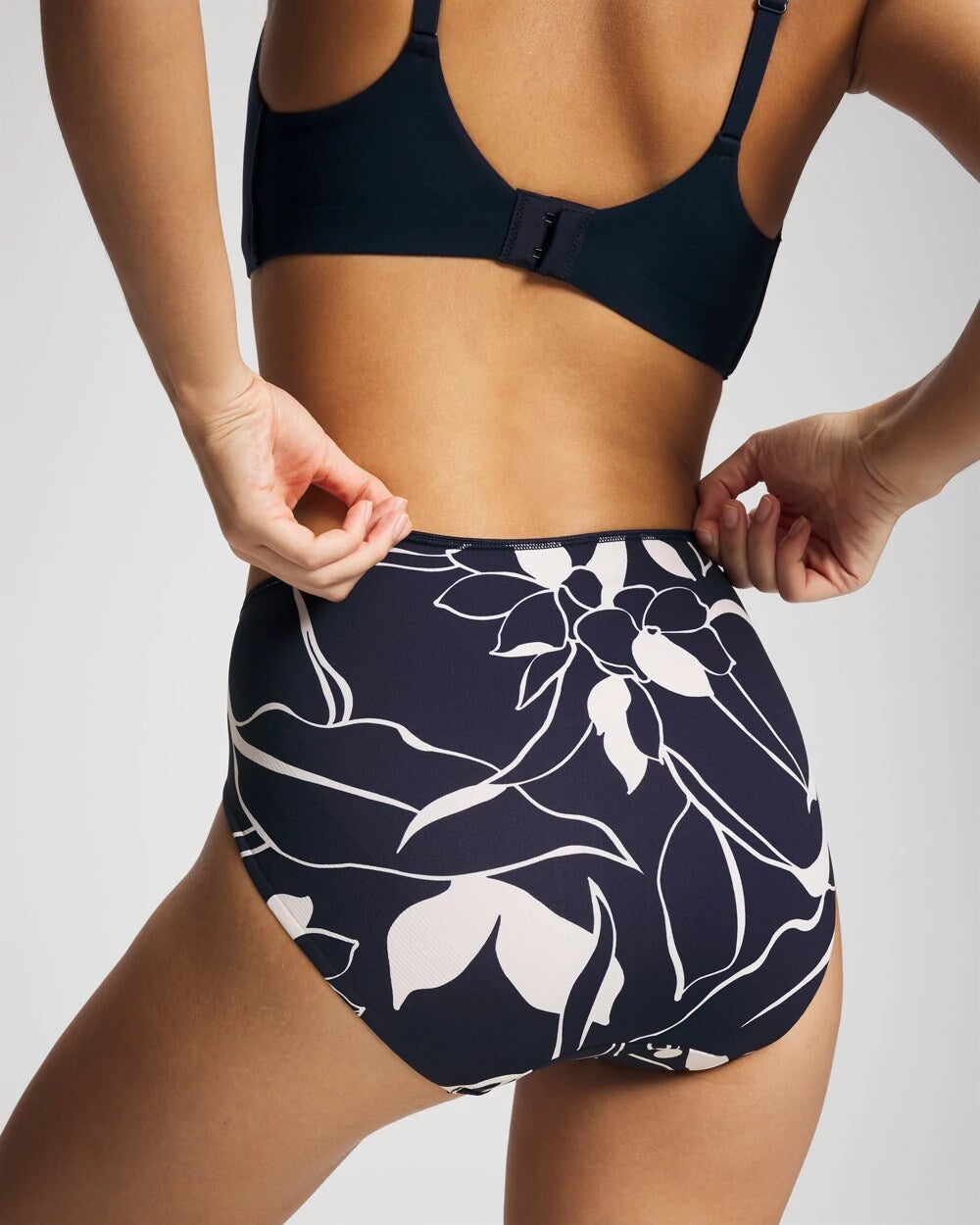 Soma / Tummy High-Leg Brief Panty with Lace NOUVEAU FLORA MINI NAVY
