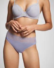 Soma / High-Leg Panty with Enchanting Lace LAVENDER CLOUD
