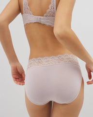 Soma / High-Leg Panty with Enchanting Lace GRAY GLASS