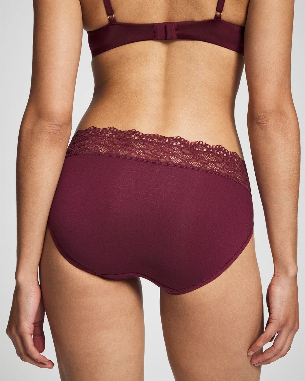Soma / High-Leg Panty with Enchanting Lace VELVET PLUM