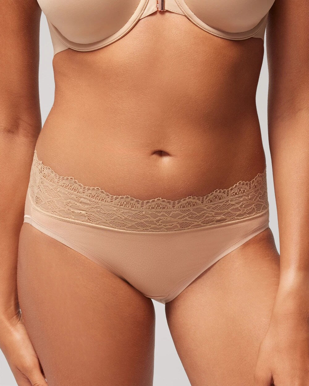 Soma / High-Leg Panty with Enchanting Lace WARM AMBER