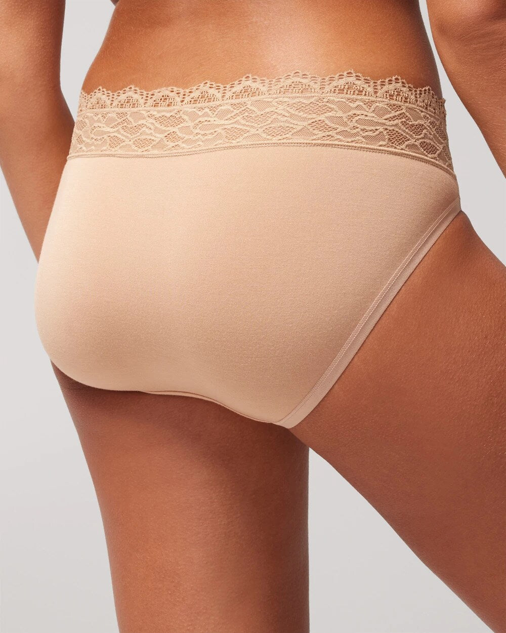 Soma / High-Leg Panty with Enchanting Lace WARM AMBER