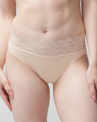 Soma / High-Leg Panty with Enchanting Lace PALE SAND