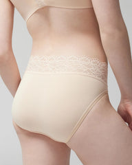 Soma / High-Leg Panty with Enchanting Lace PALE SAND