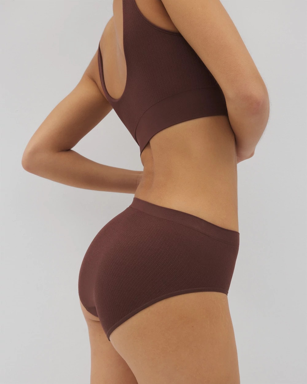 Soma / Seamless Rib High-Leg Panty MOCHA