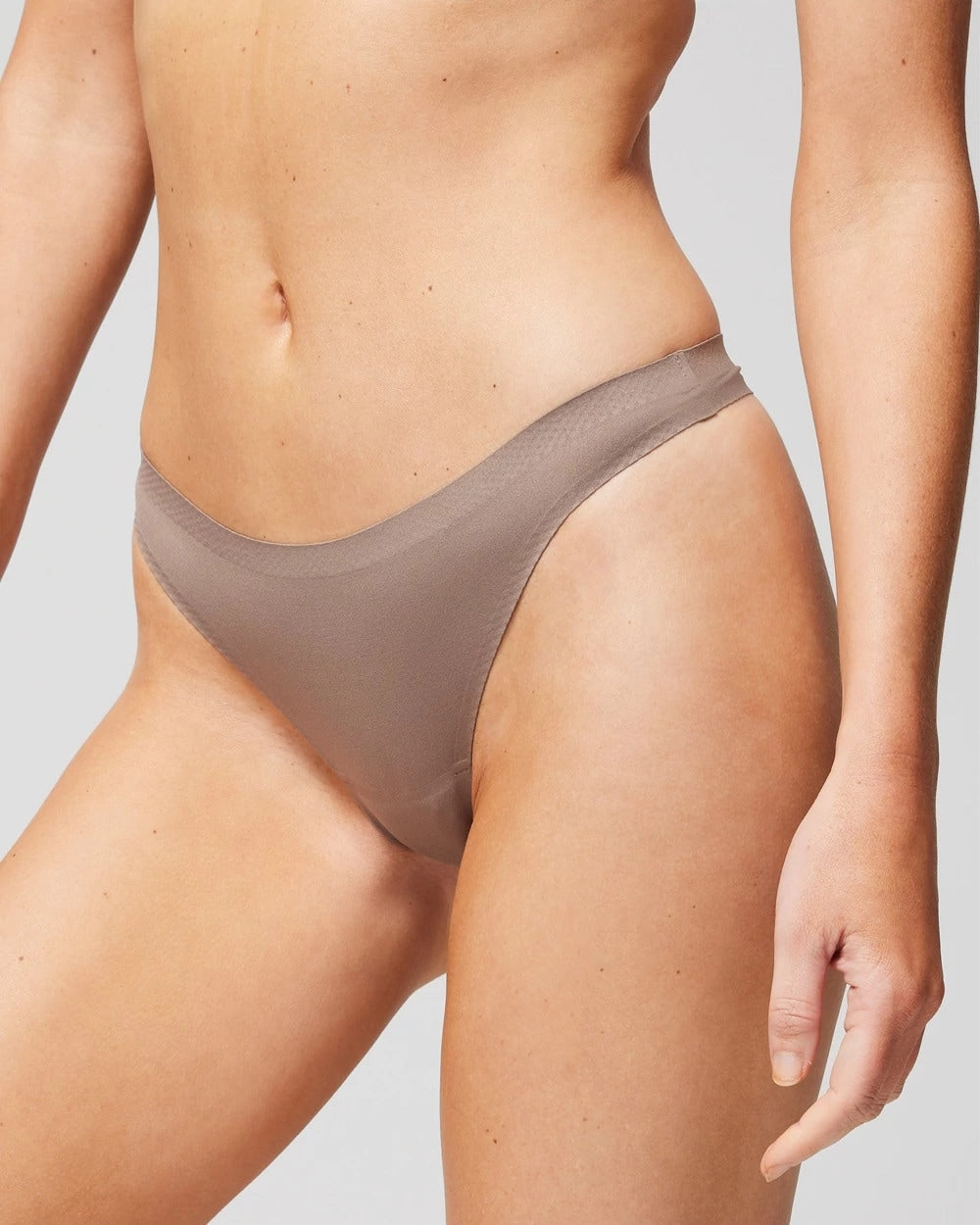 Soma / Soft Stretch Thong Panty MOCHACCINO