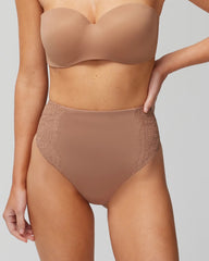 Soma / High-Waist Thong Panty With Lace WARM SIENNA