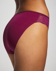 Soma / Edge Bikini Panty with Lace POMEGRANATE WINE