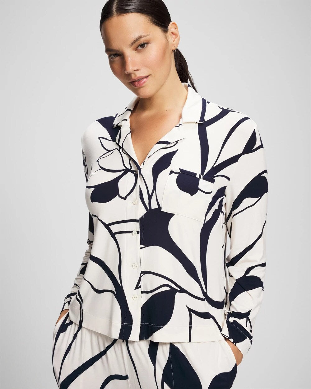 Soma / Long-Sleeve Notch Collar Pajama Top NOUVEAU FLORA CHAMP