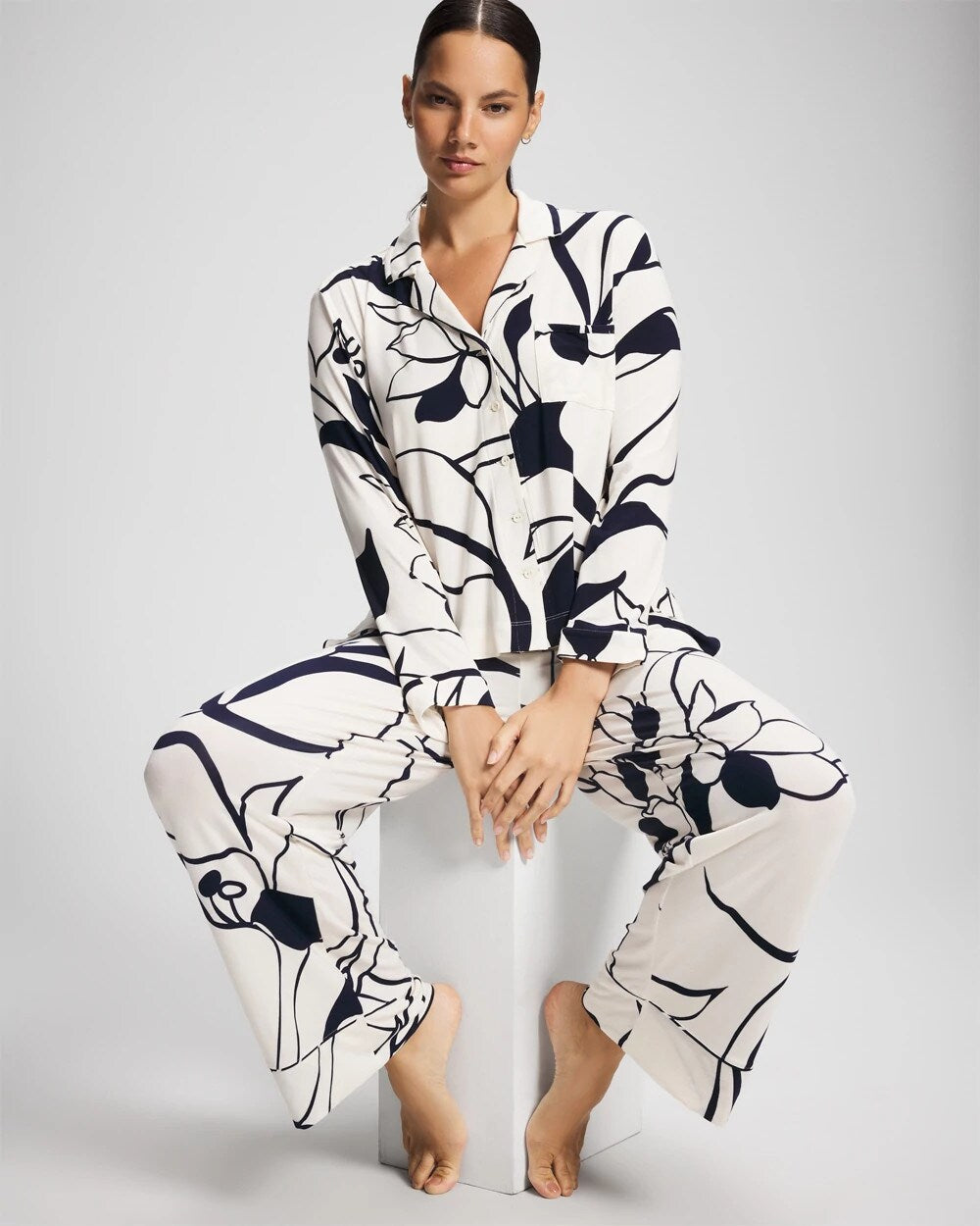 Soma / Long-Sleeve Notch Collar Pajama Top NOUVEAU FLORA CHAMP