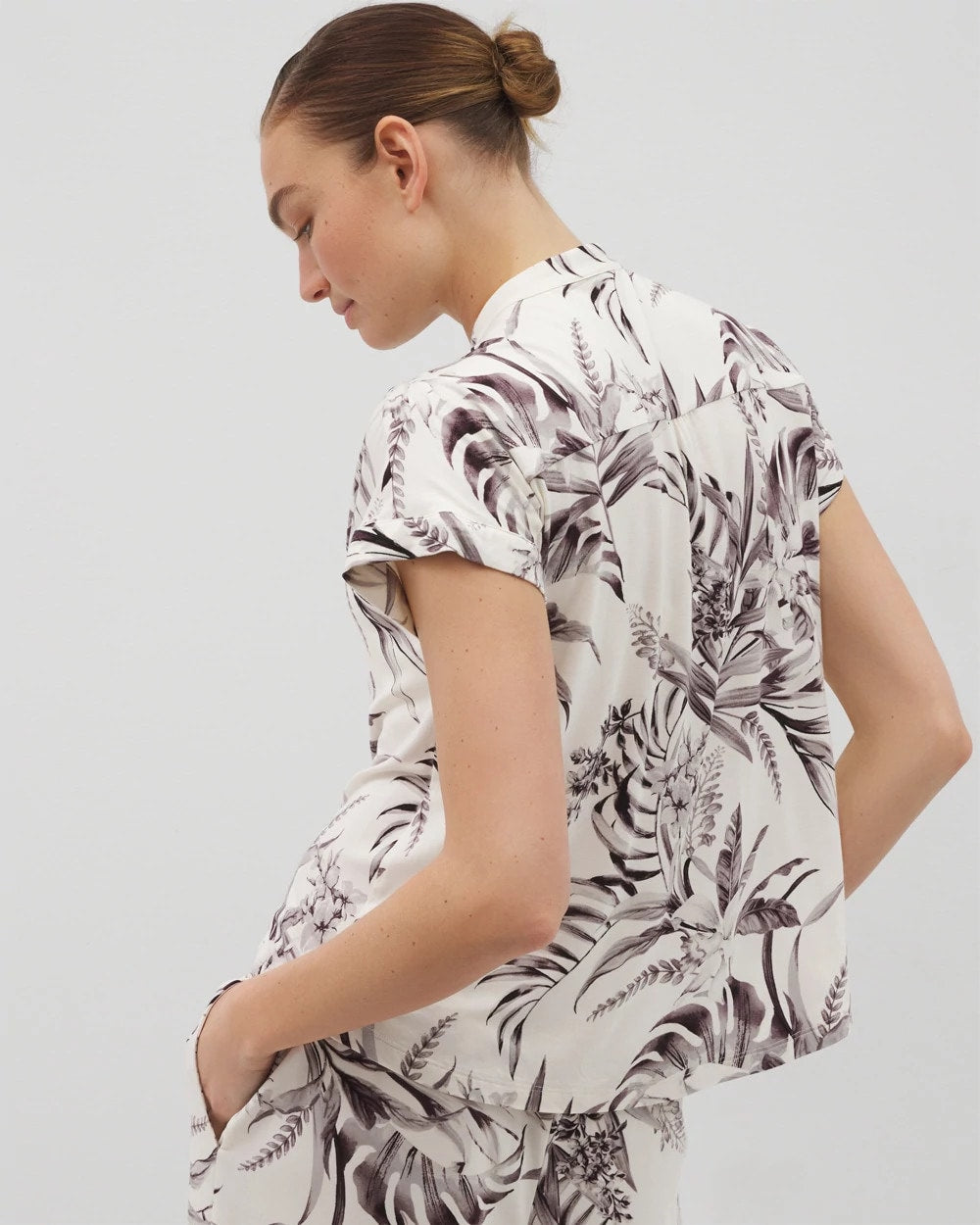 Soma / Short-Sleeve Button-Front Pajama Top PALM PERFECT CHAMPAGNE