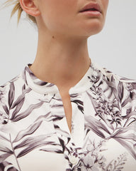Soma / Short-Sleeve Button-Front Pajama Top PALM PERFECT CHAMPAGNE