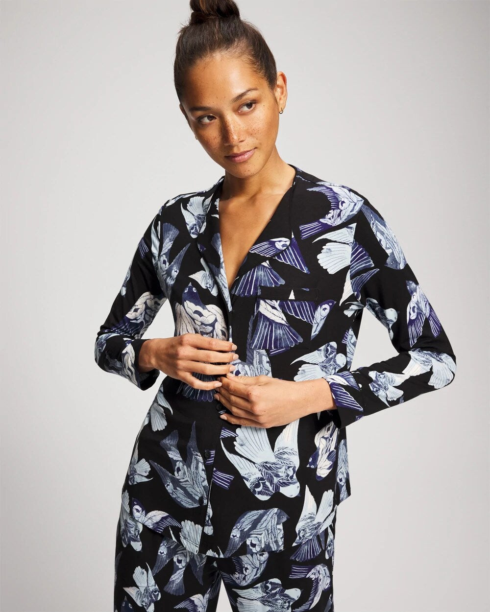 Soma / Piped Long-Sleeve Notch Pajama Top WHIMSICAL WINGS BLK MID
