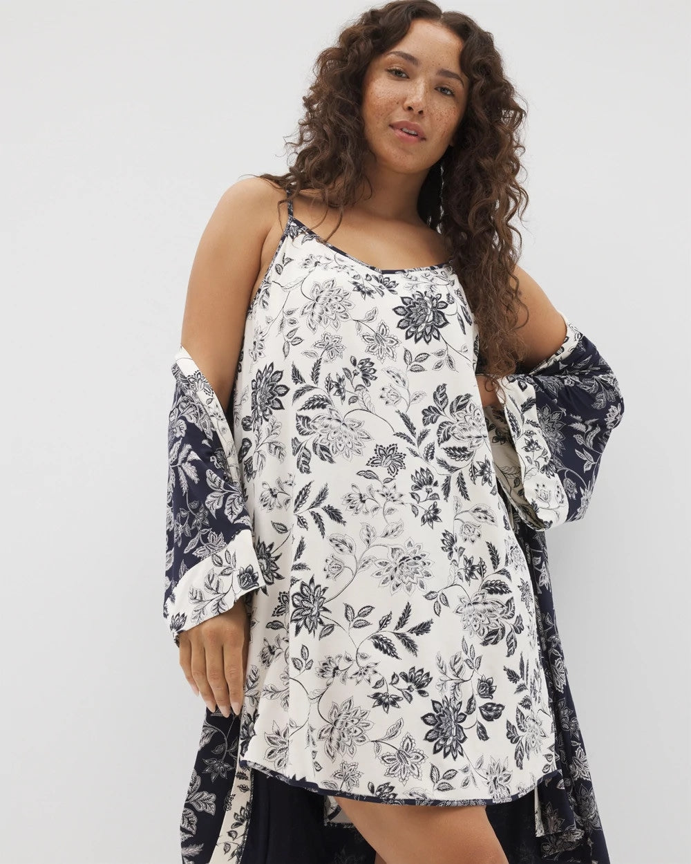 Soma / V-Neck Chemise MEANDERING GARDEN CHAMP