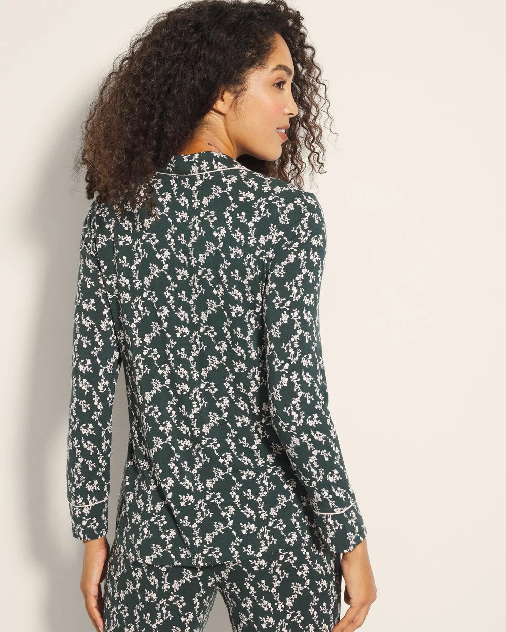 Soma / Long-Sleeve Printed Notch Collar Pajama Top TINY PETALS DK EVERGLADE