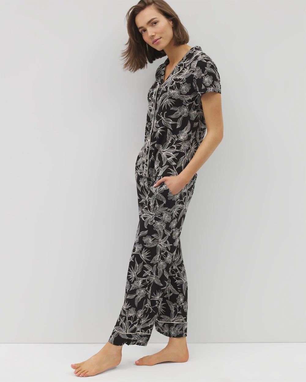 Soma / Piped Short Sleeve Notch Collar Pajama Top PLUMERIA BLOOMS BLK CH