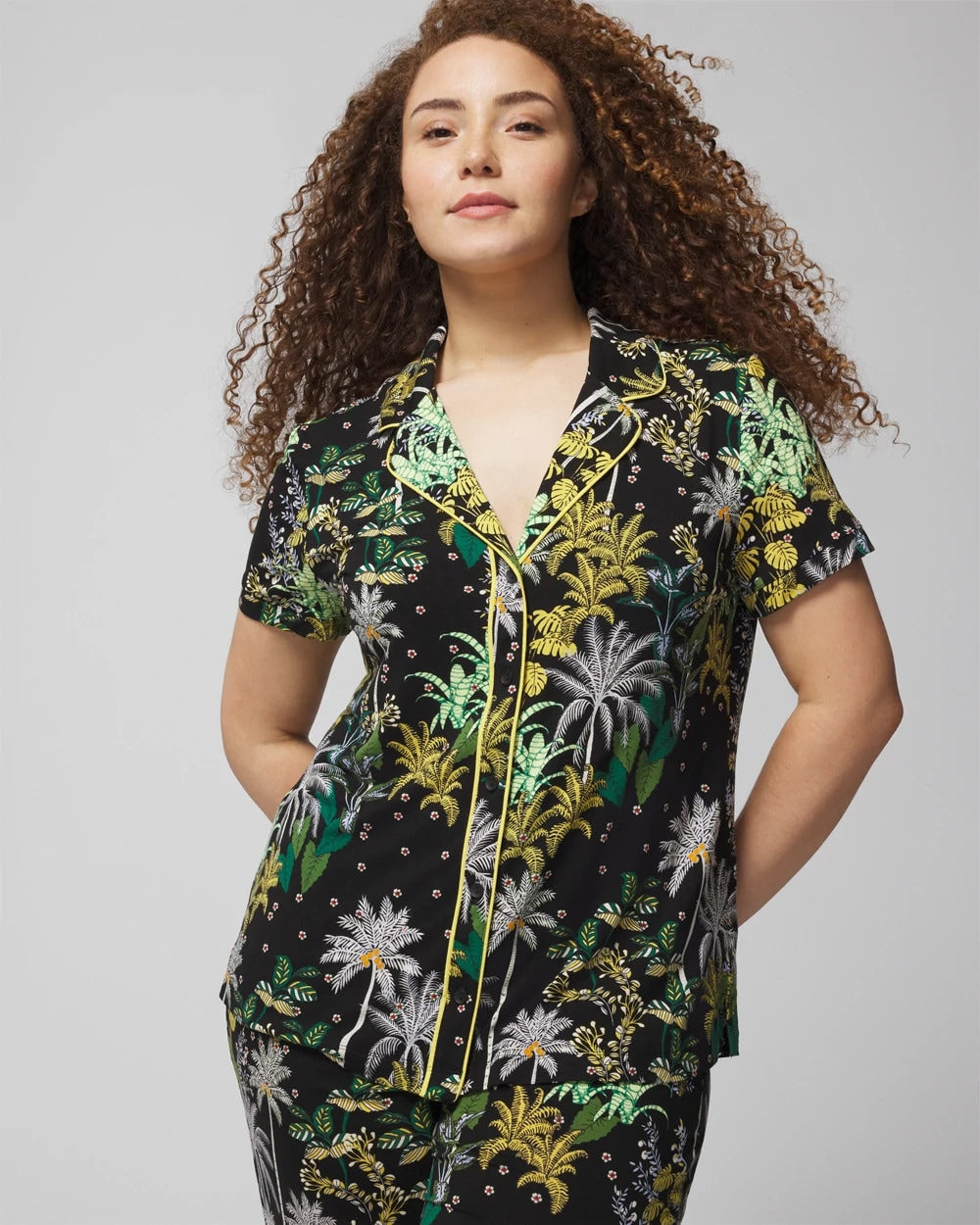 Soma / Piped Short Sleeve Notch Collar Pajama Top OASIS PALMS BLACK/WS