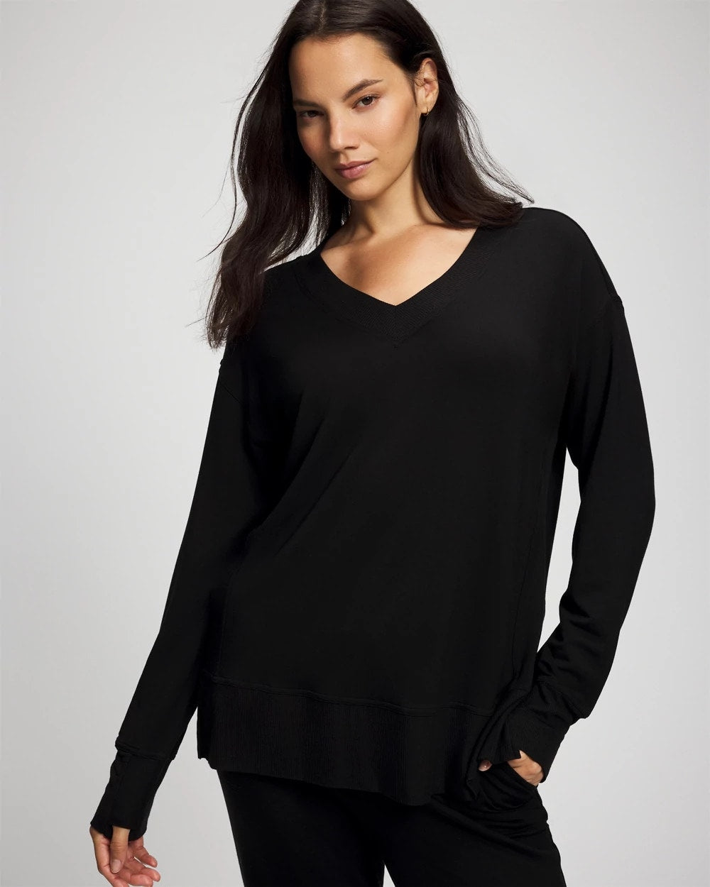 Soma / Ultrasoft Fleece V-Neck Sweatshirt BLACK