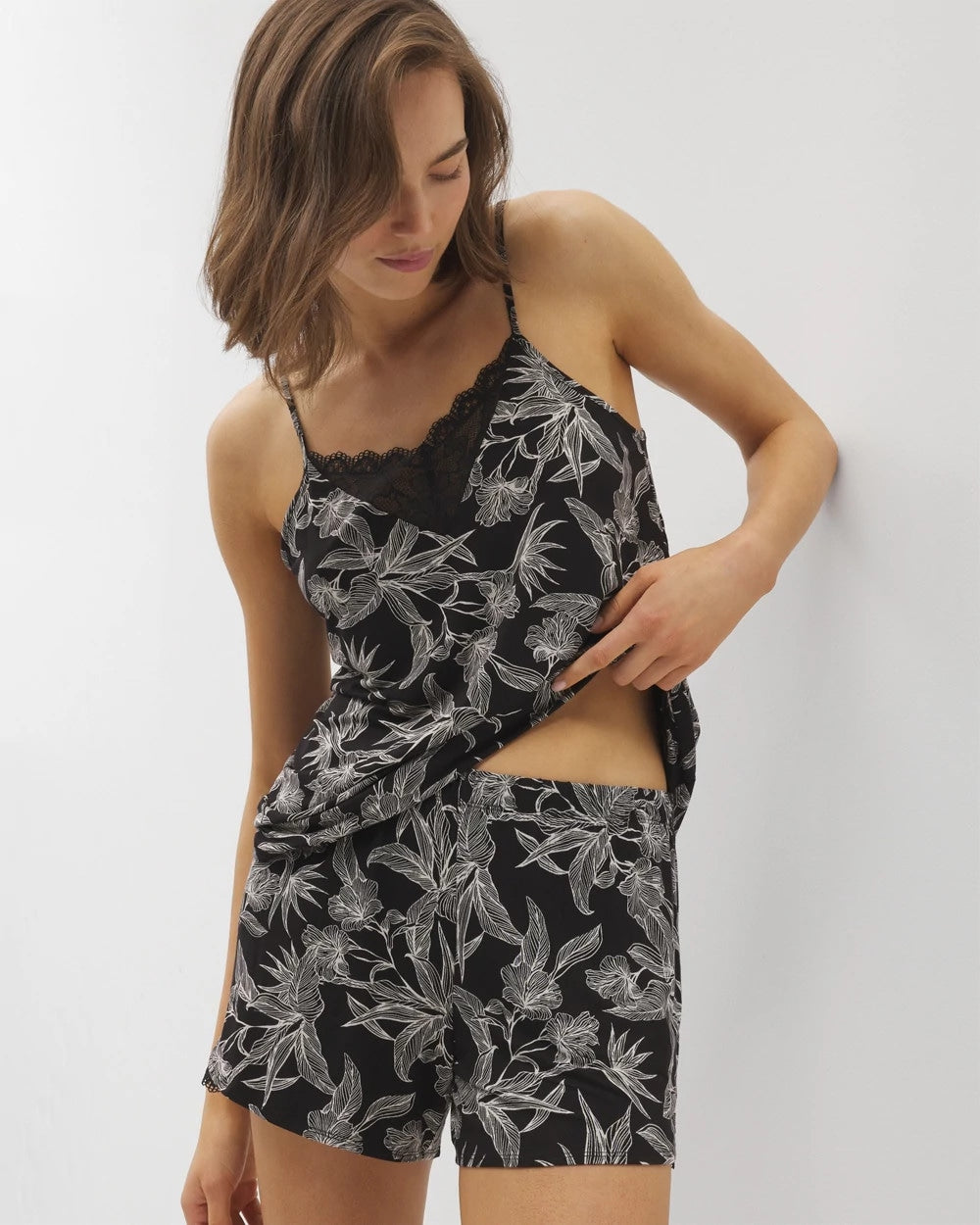 Soma / Lace-Trim Pajama Shorts PLUMERIA BLOOMS BLK CH