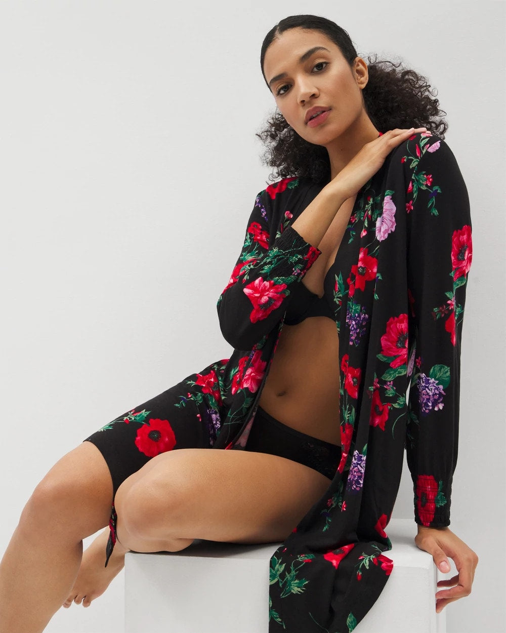 Soma / Long-Sleeve Short Robe RHAPSODY FLORA BLACK