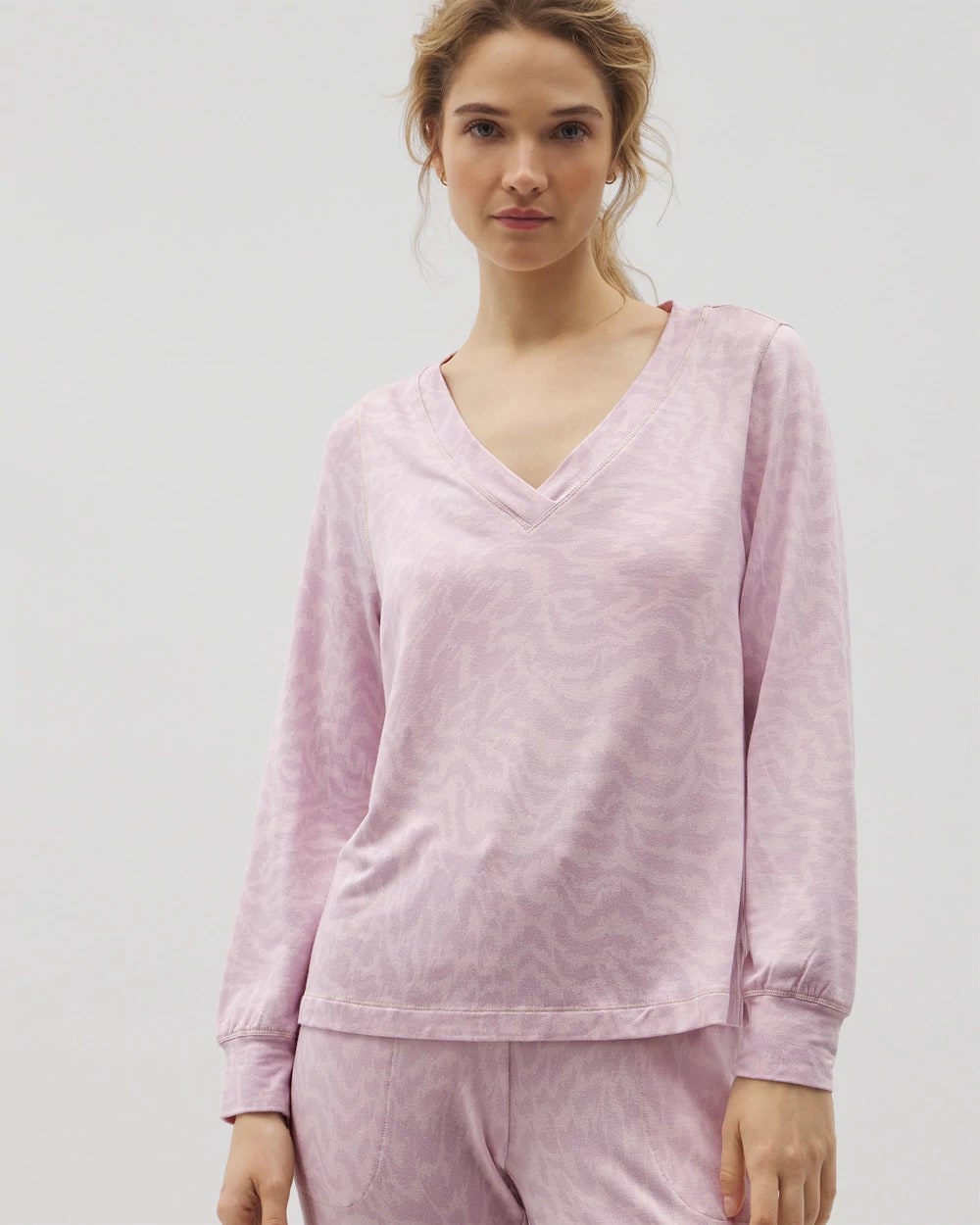 Soma / Long-Sleeve V-Neck Pajama Top CANT BE TAMED LILAC